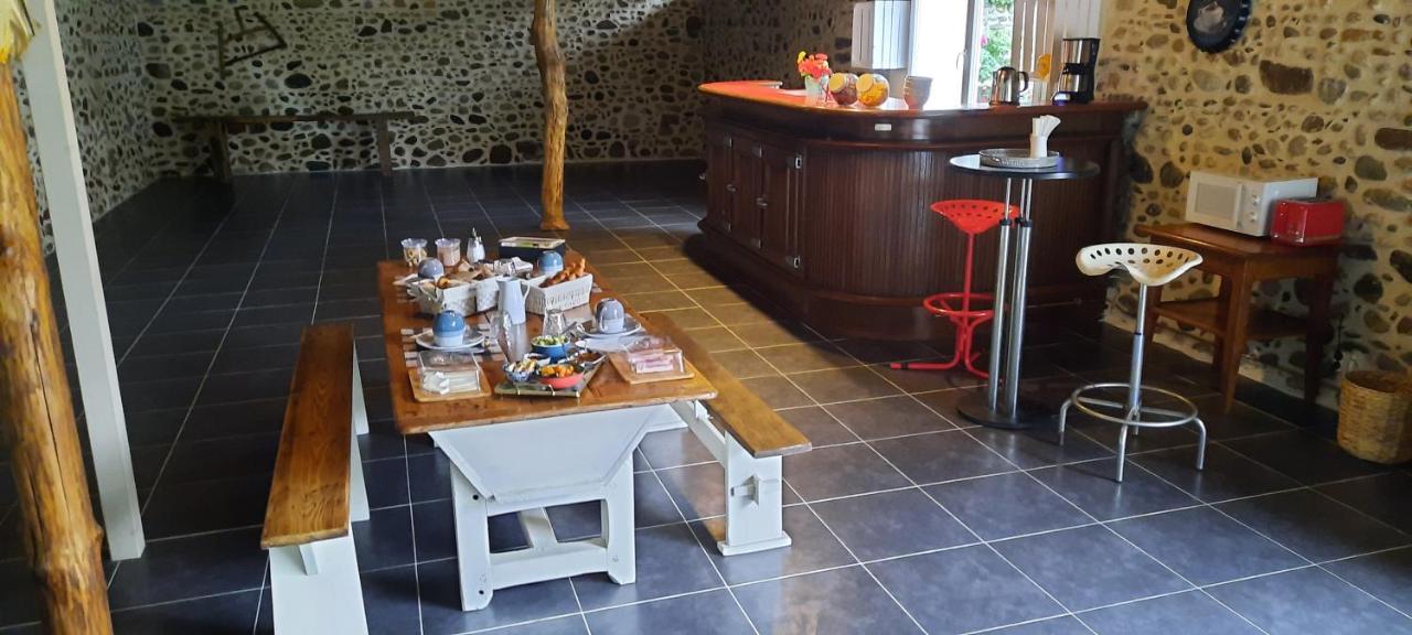 La Ferme Aux Fleurs Bed & Breakfast Ossun Екстериор снимка